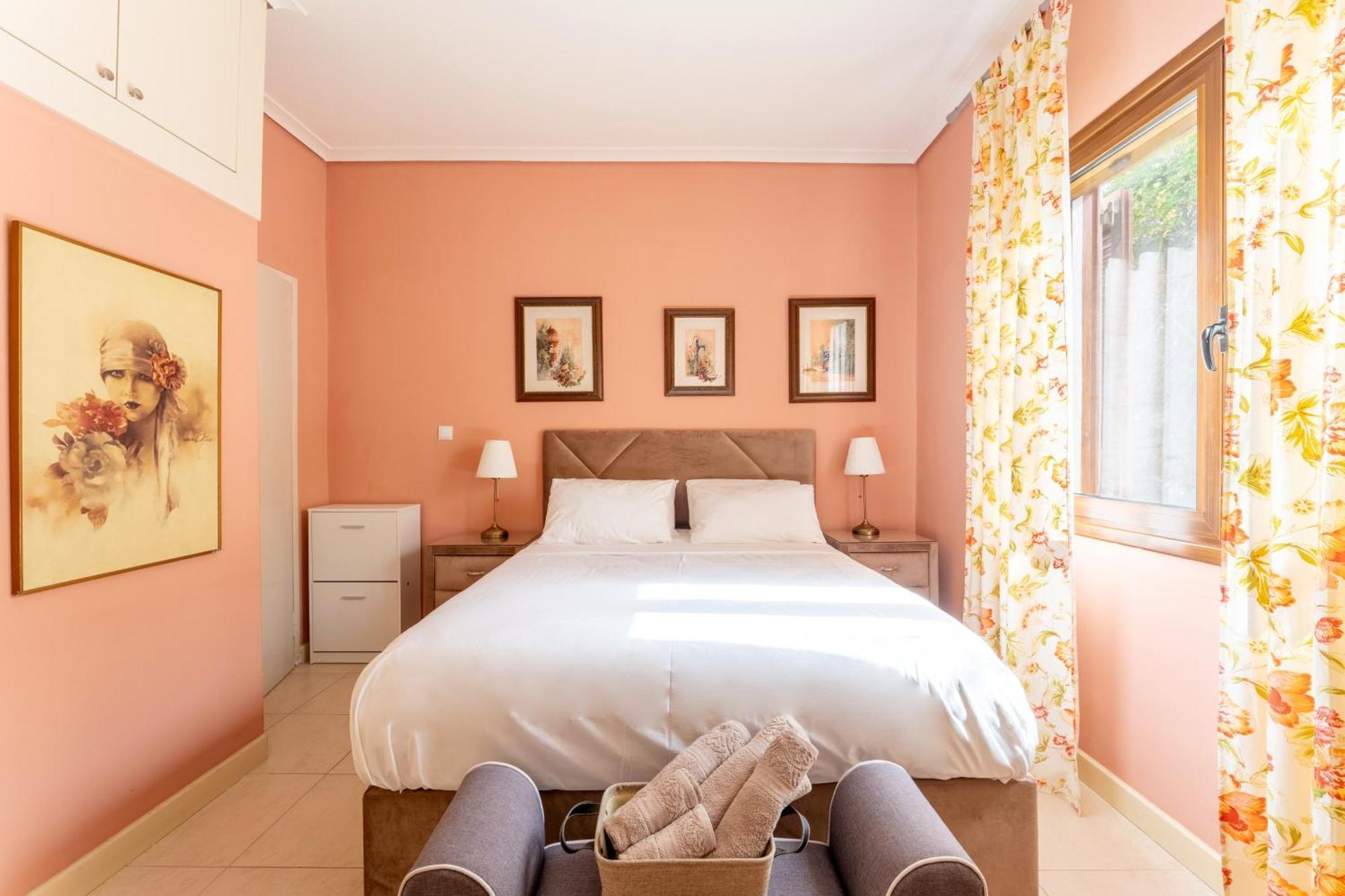 The House Of Gratitude - Poolside Retreat Villa Lutrá Oréasz Elénisz Kültér fotó